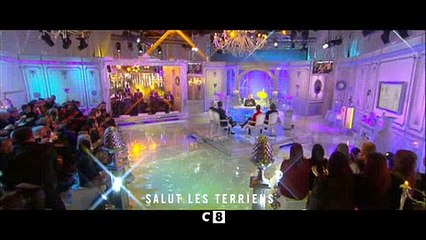 A 6h41,  la chaîne D8 est devenue Canal 8 pour marquer son appartenance au groupe Canal