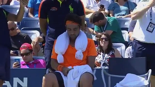 US Open - Marcos Baghdatis sort son téléphone en plein match