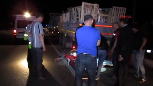 Afyon-Sandıklı'da Motosiklet Tır'a Arkadan Çarptı 1 Ölü
