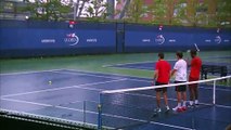 Gaël Monfils joue à la pétanque avec des balles de tennis sous la pluie