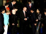 Merkel, Emine Erdoğan'dan Gözlerini Alamadı