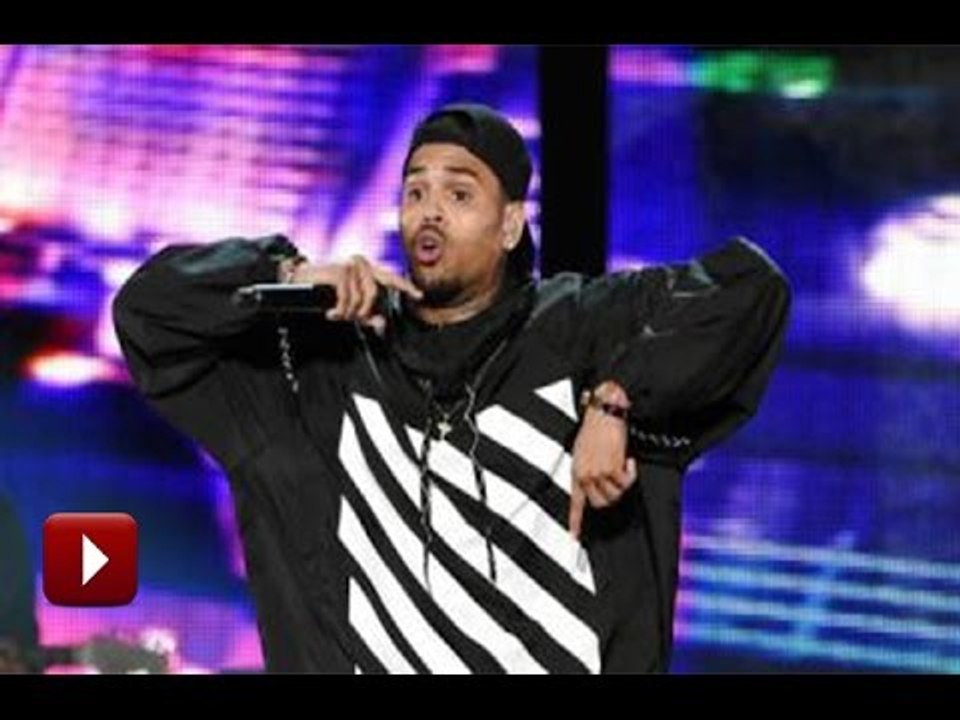 Chris Brown Gives Amazing Performance At The Latin Grammys 2014