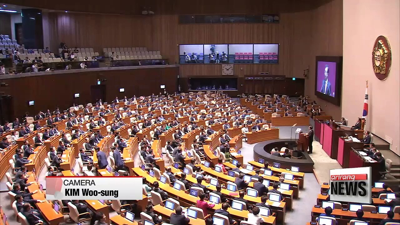 Saenuri Party leader Lee Jung-hyun suggests political reforms at parliament during his parliamentary speech