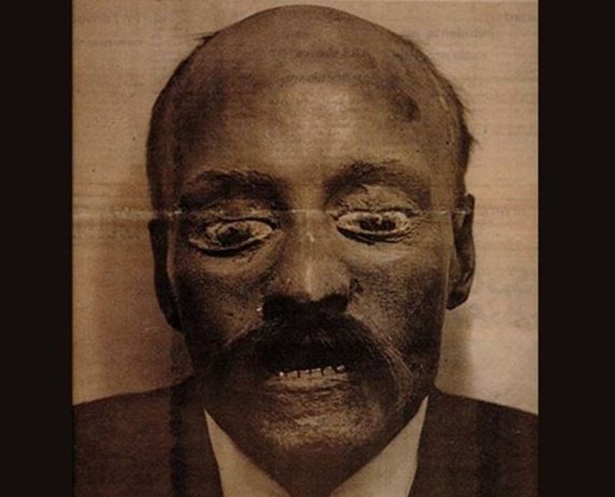 64年間ミイラにされ  遺族の知らせを待っていた、  謎のセールスマンの話