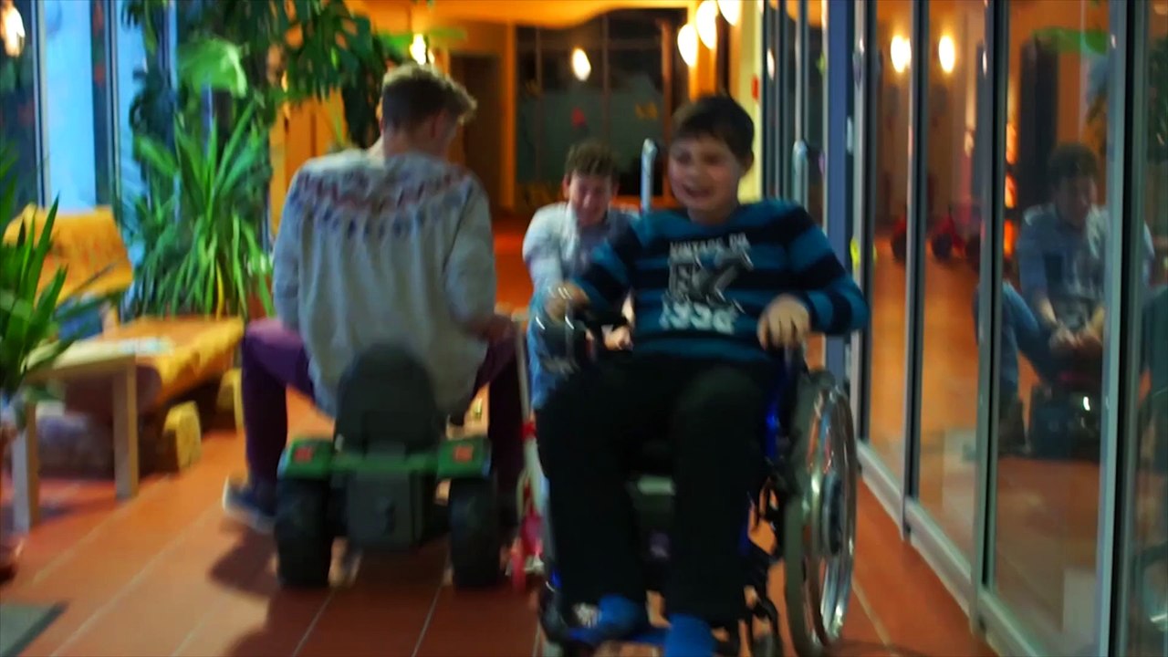 Trailer zur Doku-Reihe 'Die Zeit ist eine Brücke' im Kinderhospiz