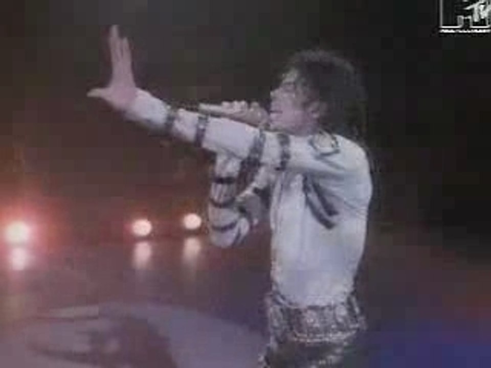 Michael Jackson Vs Fatma Bousseha