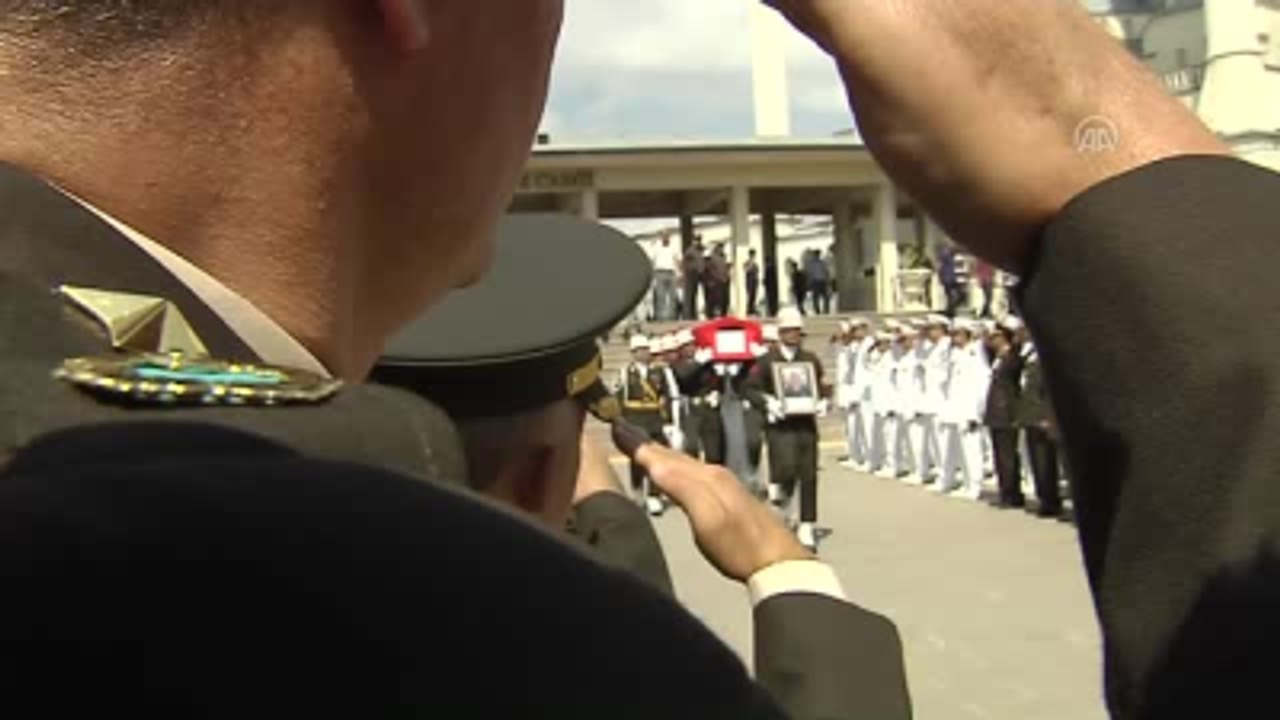 Şehit Üsteğmen Harun Parlak'ın Cenaze Töreni (2)