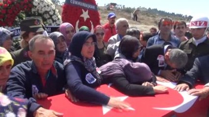 Balıkesir'de Şehit Astsubayı Son Yolucuğuna 5 Bin Kişi Uğurladı