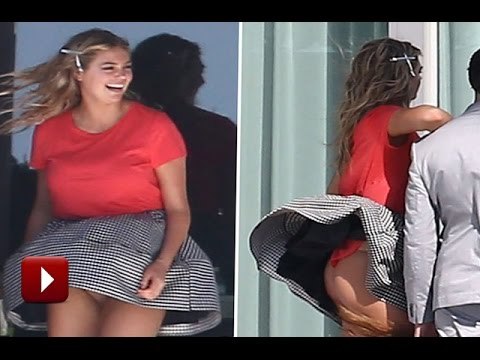 Kate Upton Flashes Butt In Embarrasing Wardrobe Malfunction
