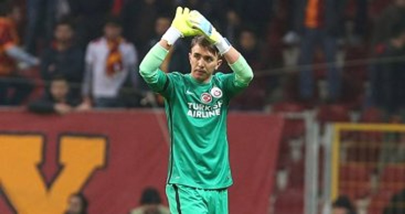 Galatasaraylı Fernando Muslera, Milli Takımda Sakatlandı