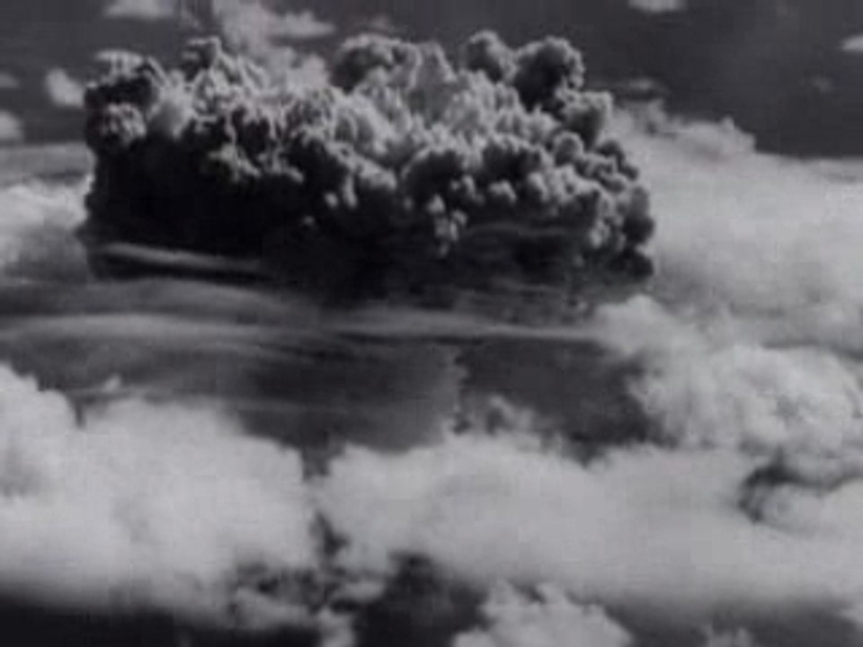 la premiere essaie de bombe nucliaire