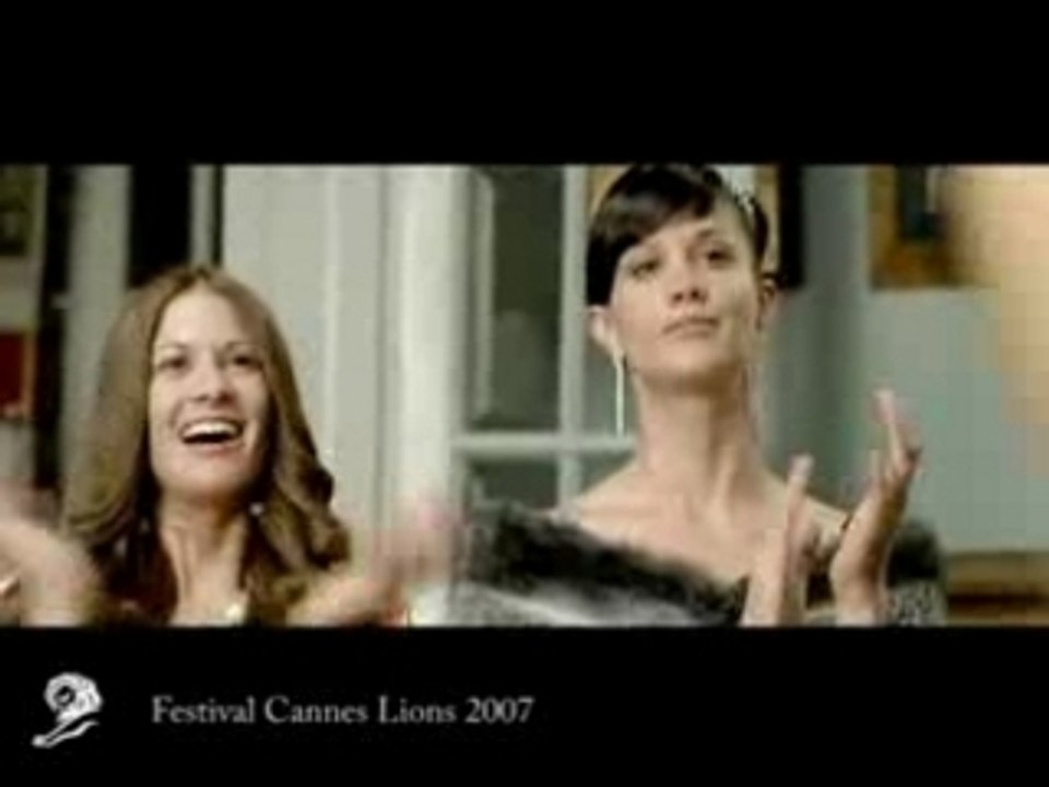 Pub Les Grands méchants looks du placard