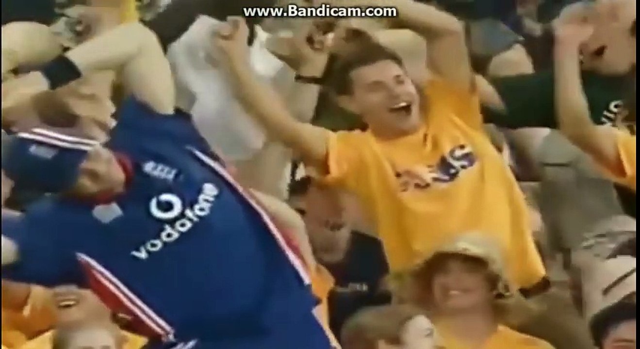 TOP FIVE FUNNY MOMENTS IN THE CRICKET HISTORY #VERY FUNNY#