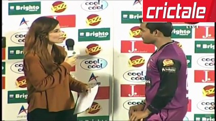 Umar Akmal Insults Fazeela Saba in Presentation Ceremony 2016