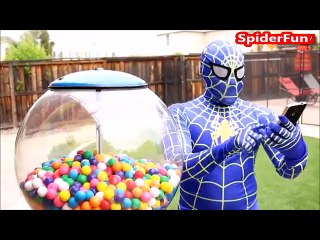 Frozen elsa Spiderman and joker fighting for giant bubblegum