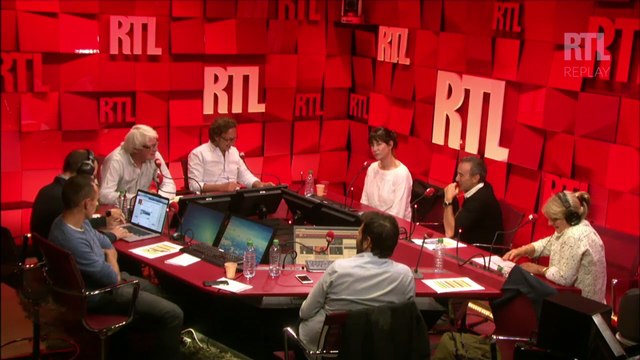 Elie Semoun fait un canular téléphonique sur RTL le 6 septembre dans l'émission de Stéphane Bern