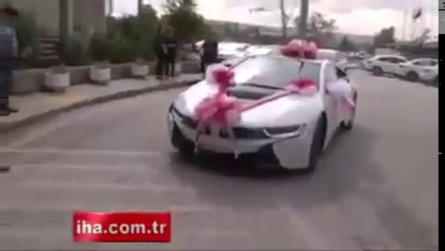 CEBİNDEKİ BEŞ LİRAYLA BMW ALMAYA GİTTİ! RABBİM HİÇ YOK YERDEN VERDİMİ VERİYOR! - İhlas Haber Ajansı