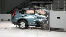2015 Honda CR-V passenger-side small overlap IIHS crash test