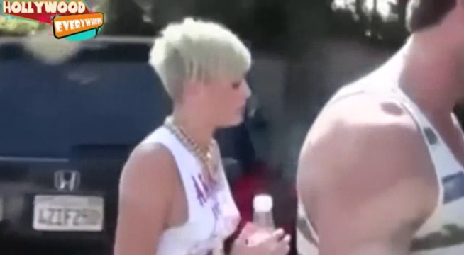 Nicki Minaj ANGRY At Miley Cyrus For ‘Hannah-conda’ ASS Spoof