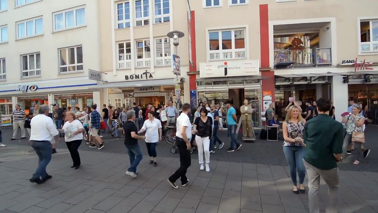 Braunschweig - International WestCoastSwing Flashmob 2016 (Lutz)