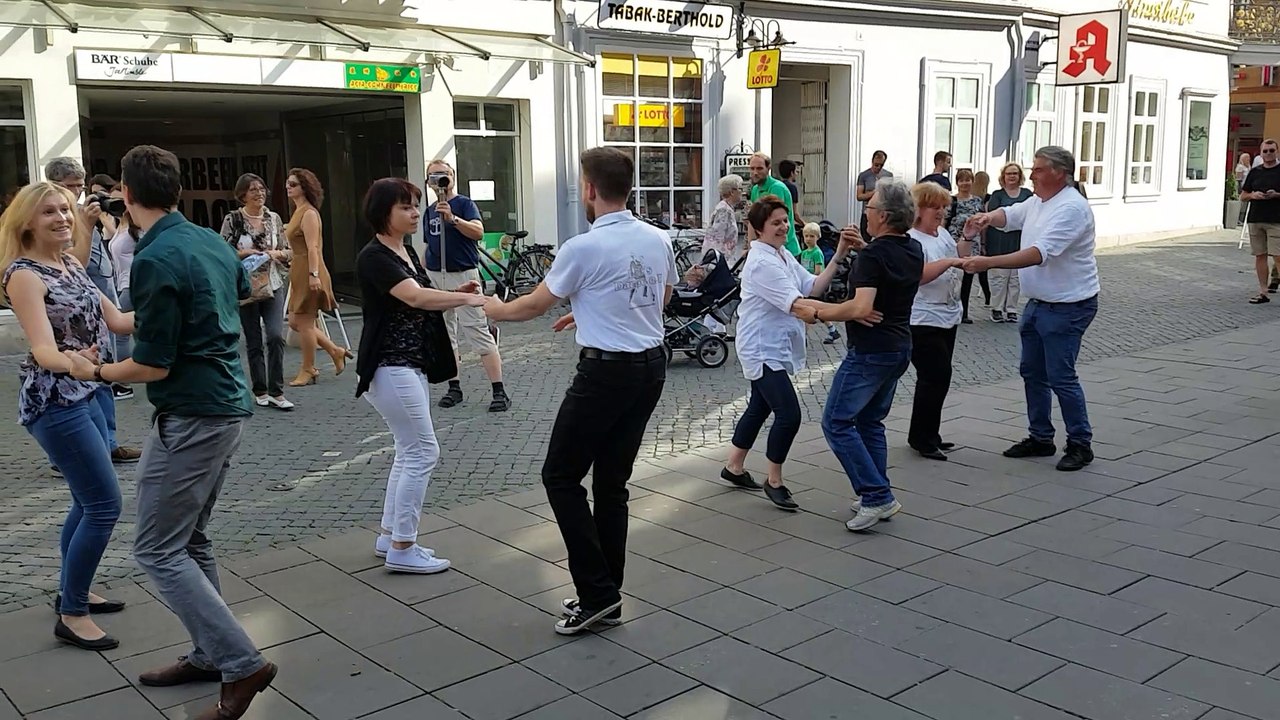 Braunschweig - International WestCoastSwing Flashmob 2016 (Erika)