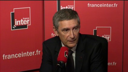 Frédéric Péchenard répond aux questions de Léa Salamé