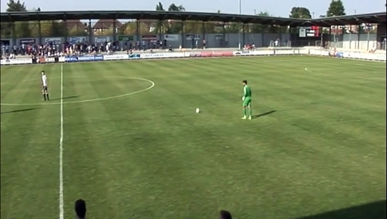 Un gardien marque un but sur coup-franc de 60 mètres