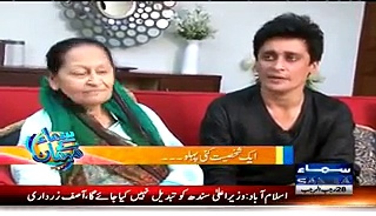 Sahir Lodhi Showing the Photo of His Wife First Time in a Live Show