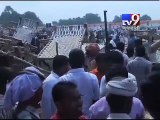 High drama in Rahul's khaatsabha as locals run away with cots in UP - Tv9 Gujarati
