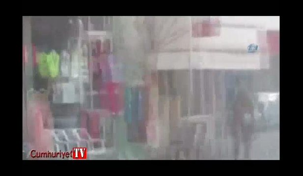 2 liraya 5 kurşun... Dehşet anı kamerada: Vatandaştan polise 'sık şuna sık'