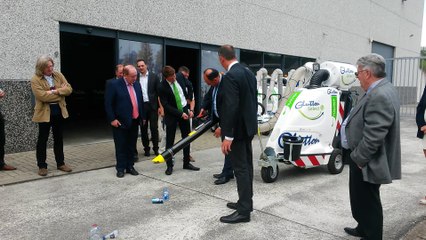 Le ministre Borsu en technicien de surface à Andenne