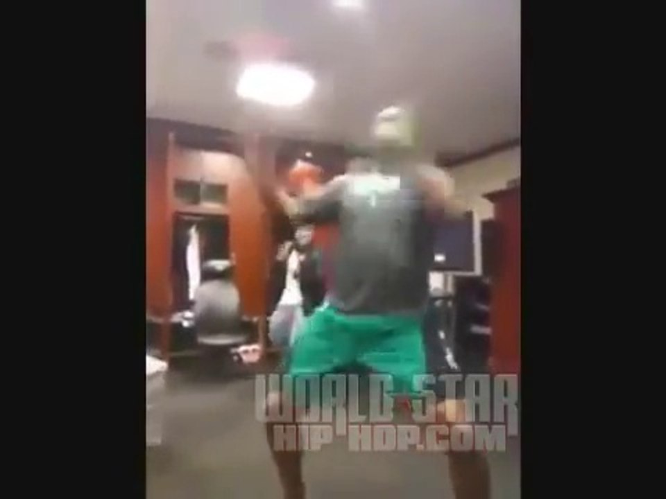 Kevin Garnett, Shaq, Big Baby & Nate Robinson Going Off To Waka Flocka In The Locker Room