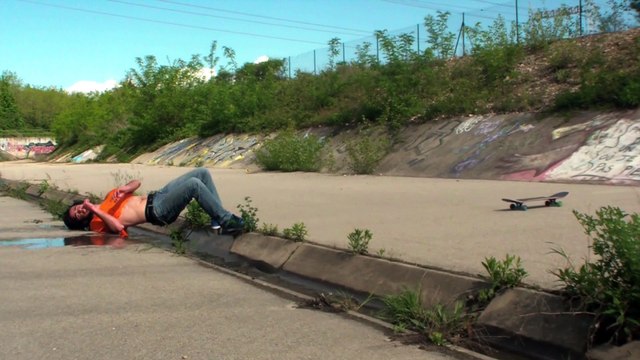 TEASER Dieu Tout Puissant Skateur Toujours à L'heure | Ditch de Lyon