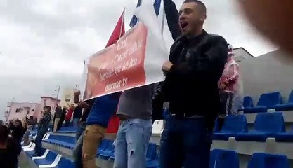 Tifozet Parulla Rames: Gruaja e Cucit eshte heroine