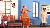 PYAR KARAN GI MEIN NAVIAN RAITAN TE - PAKISTANI STAGE MUJRA DANCE
