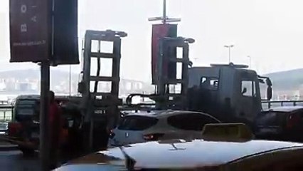 Kështu funksionon shërbimi "Marimangë" ( Karrotreci ) në Turqi. Më pak se një minuta dhe puna është gati..