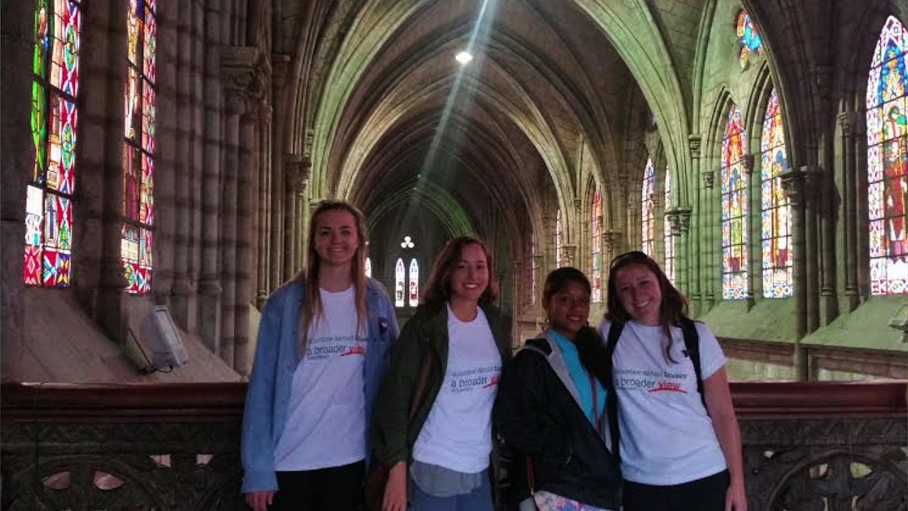 Video Review Volunteer Jennifer Fields in Ecuador Quito at the Medical program abroaderview.org