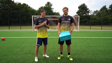 1220 km_h Freistoß Fußball Challenge - freekickerz vs Community-Z2xaHSxSrsY-MP4  720p[Trim]