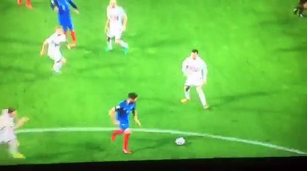 L'incroyable raté de Giroud seul devant le but ! (vidéo)