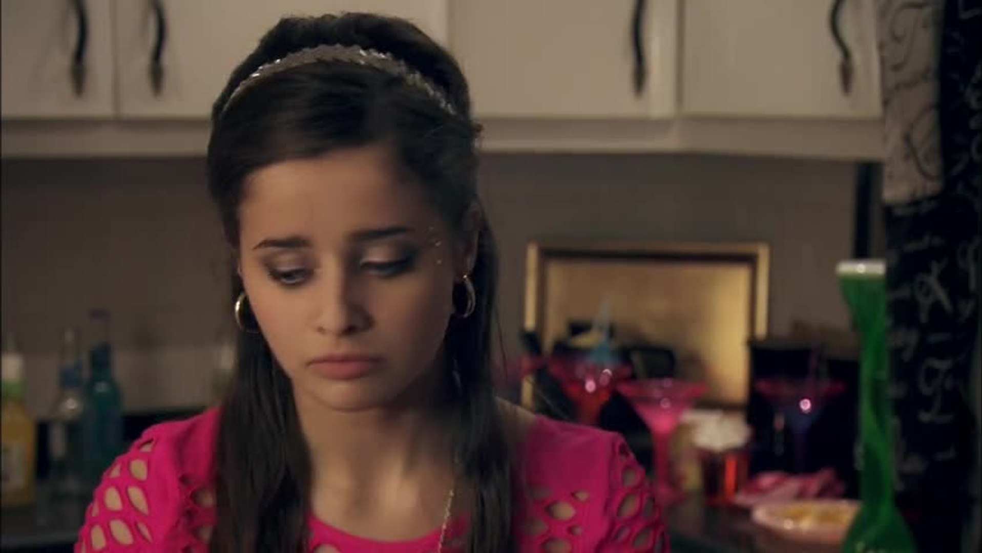 Skins - S 6 E 7 - Alo