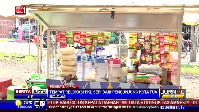 PKL Kota Tua Keluhkan Sepi Pembeli Usai Relokasi