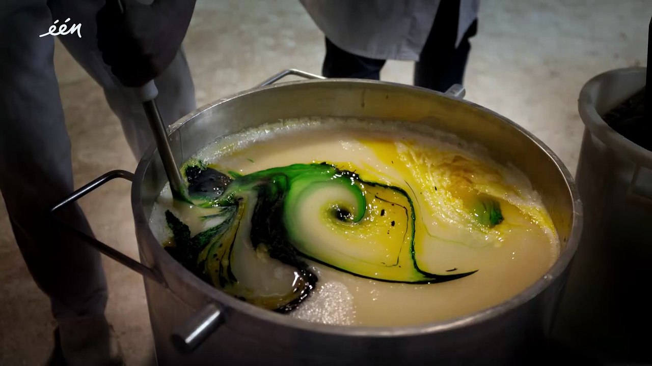 Fabrication des bonbons à partir.. de graisse de cochons !!