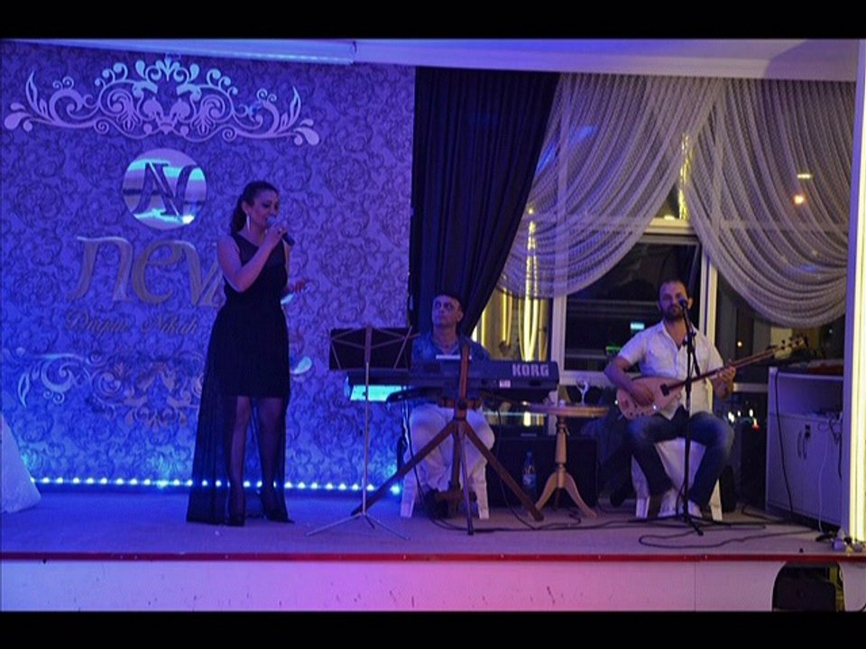 ANKARADA KADIN SOLİST - www.polimuzik.com - 0532 732 08 09