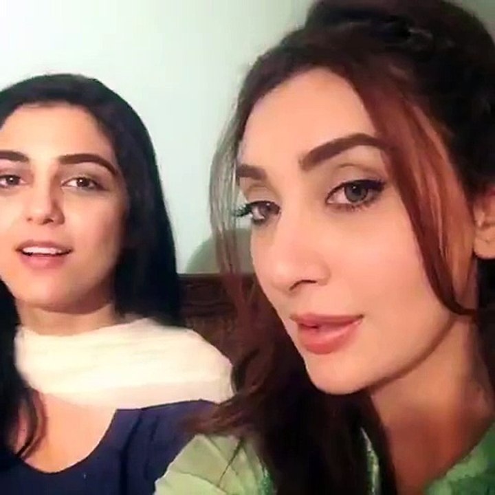 Maya Ali and Ayesha Khan singing OST of Mann Mayal