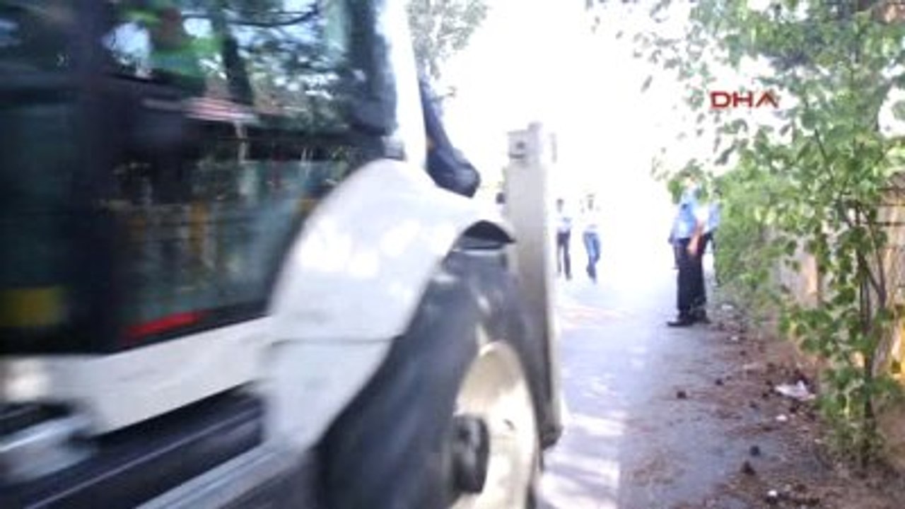 Gölbaşı'nda Koza İpek Holding'e Ait Arsalarda Mehterli Yıkım