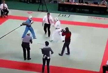 حكم مجنون طاح يفشخ فيهم على بعضو هههه