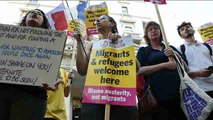 Activistas británicos protestan contra el cierre del campo de refugiados de Calais