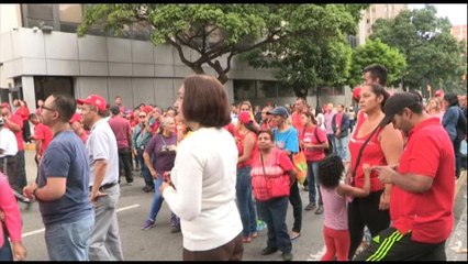 Oposición marcha por revocatorio y oficialismo responde con  apoyos a Maduro