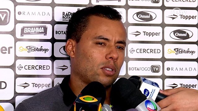 Jair Ventura comemora primeira vitória em clássico pelo Botafogo