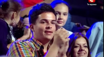 Judges stopped her because they couldn't believe it's her real voice!